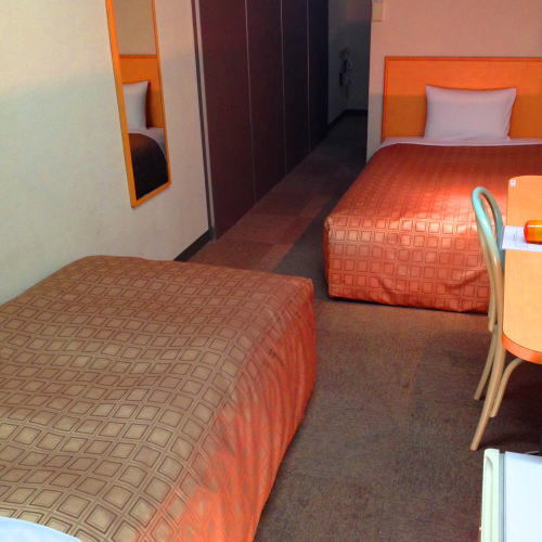 [Service Twin] Room with 130 cm wide semi-double bed and single size bed