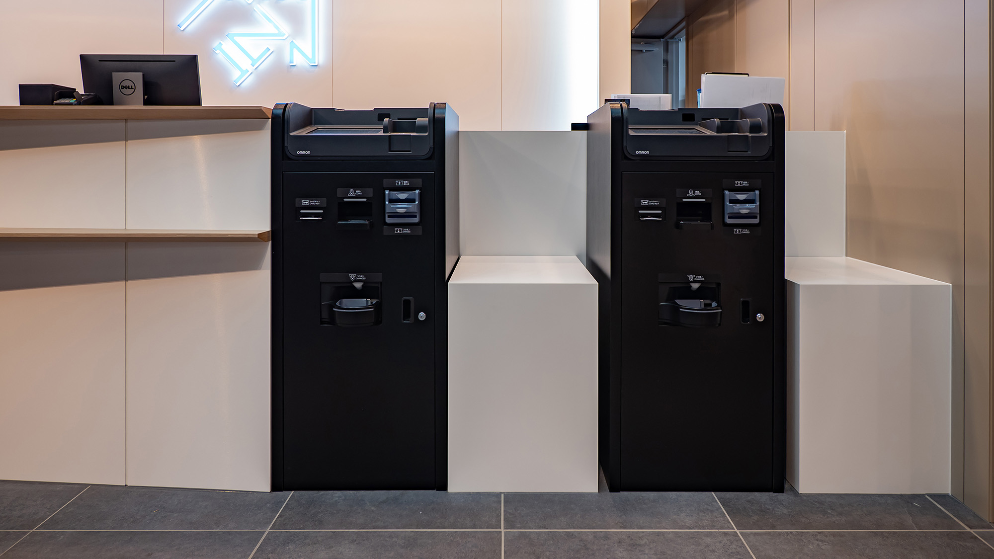 チェックイン機