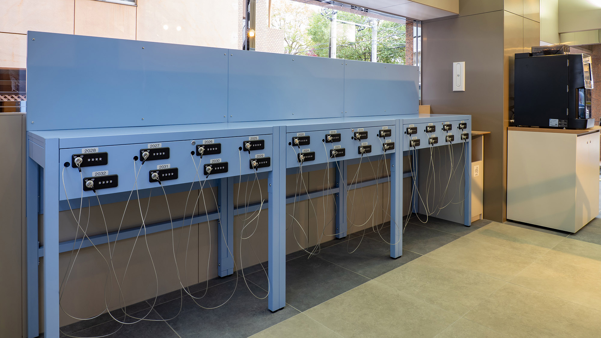 セルフロッカー（44台_宿泊者専用無料）