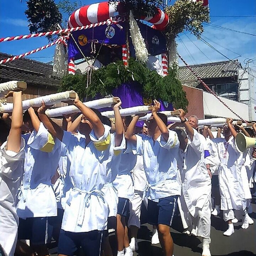 毎年賑わう夏の『種子島鉄砲まつり花火大会』の様子