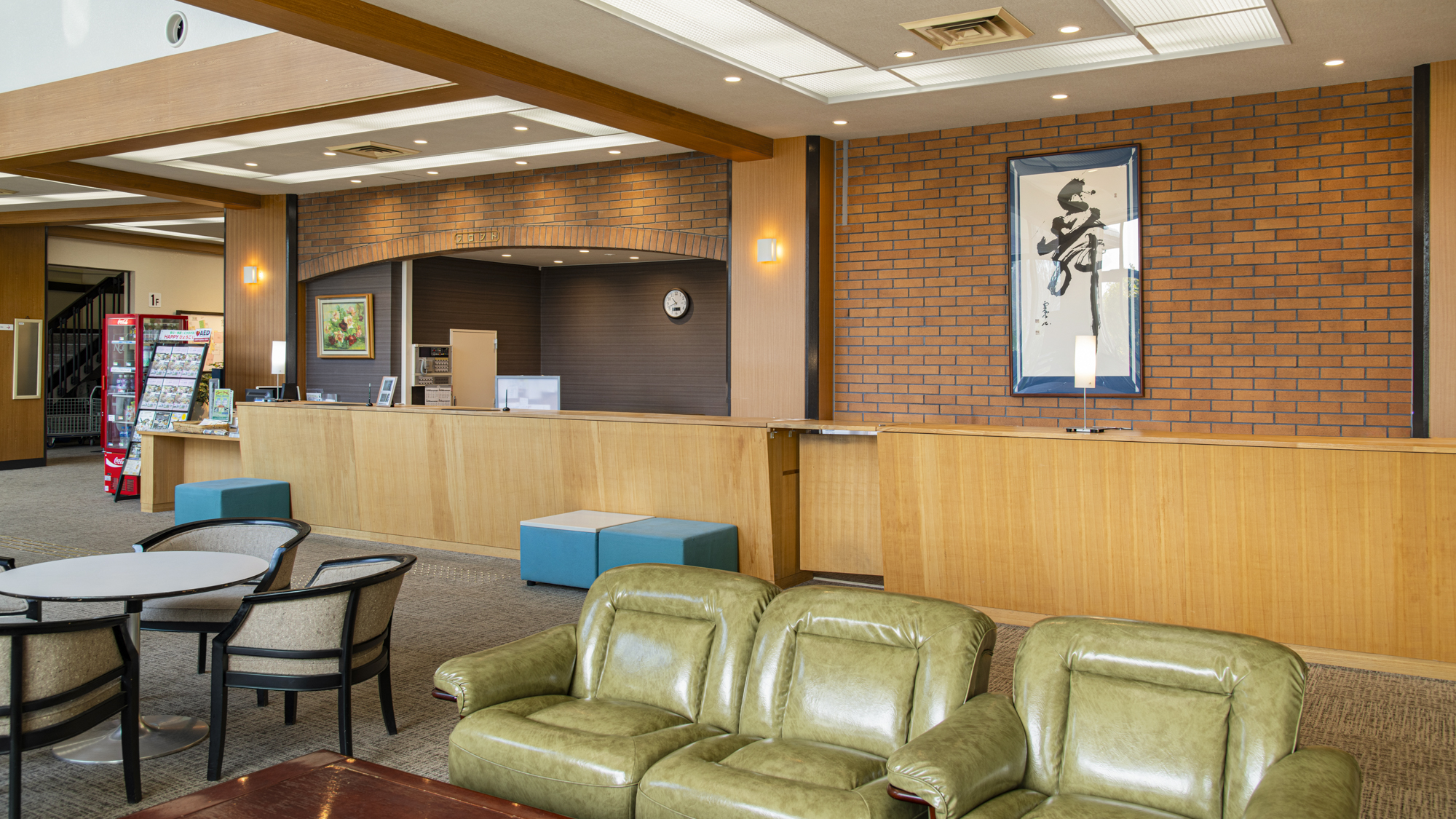 *【フロント】チェックインやご不明点がある場合はこちらへどうぞ。