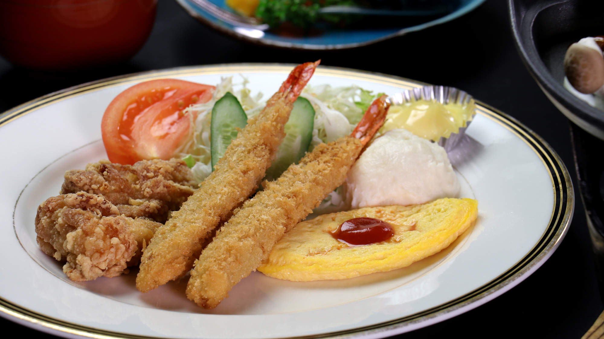 【お子様定食】から揚げ・エビフライお子様から大人気です