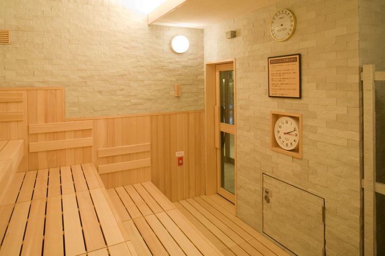 Sauna (Opening hours: 12:00-23:00)