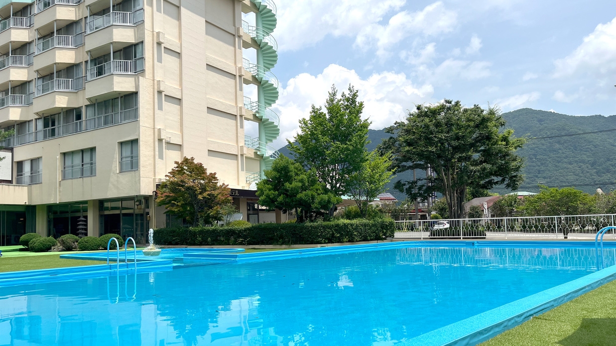 【夏満喫】屋外プール＆温泉を楽しめる♪1泊2食付きバイキングプラン(夕食飲み放題付き)