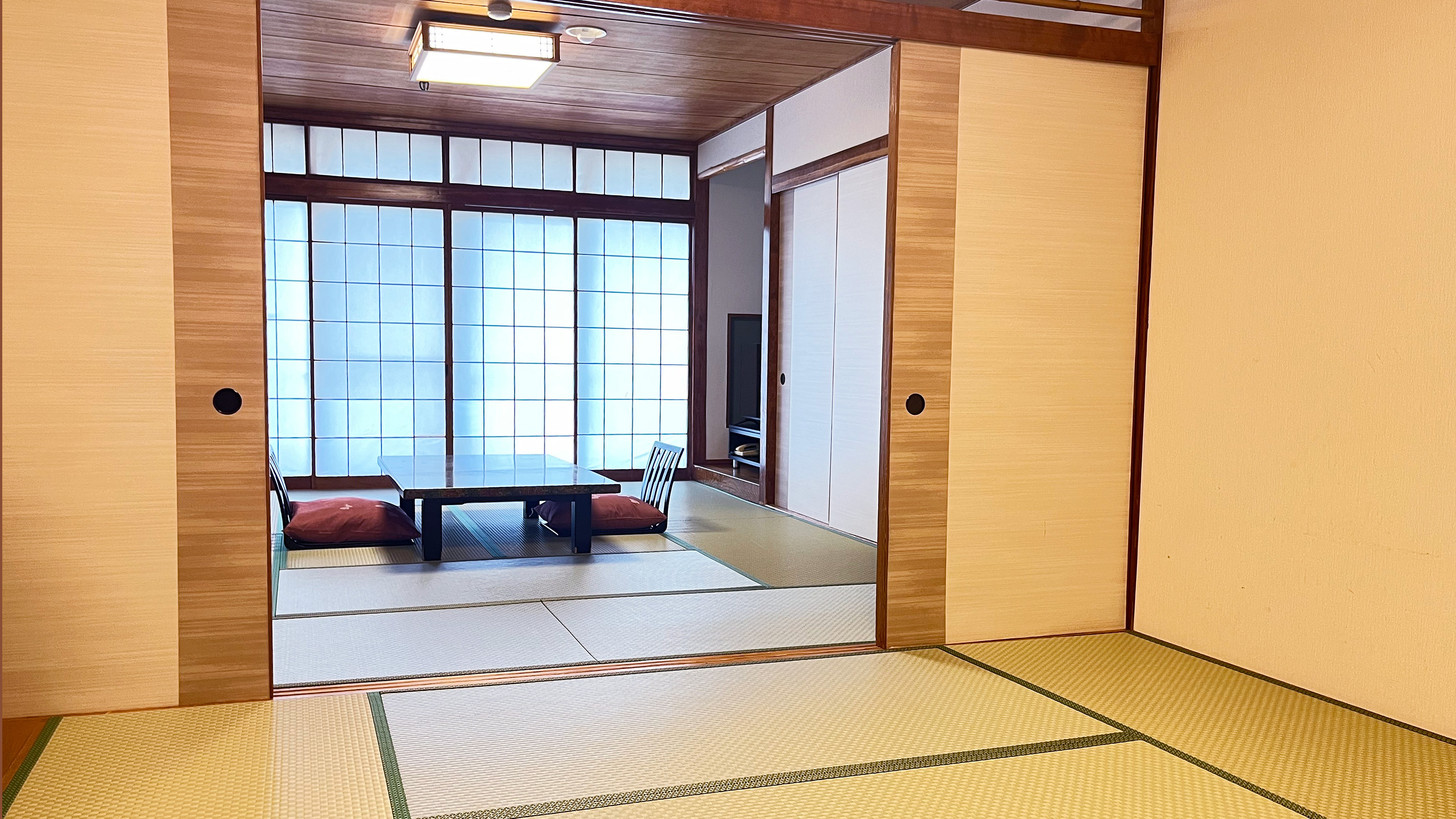 〇【高層階・渓谷側】和室二間10畳＋6畳