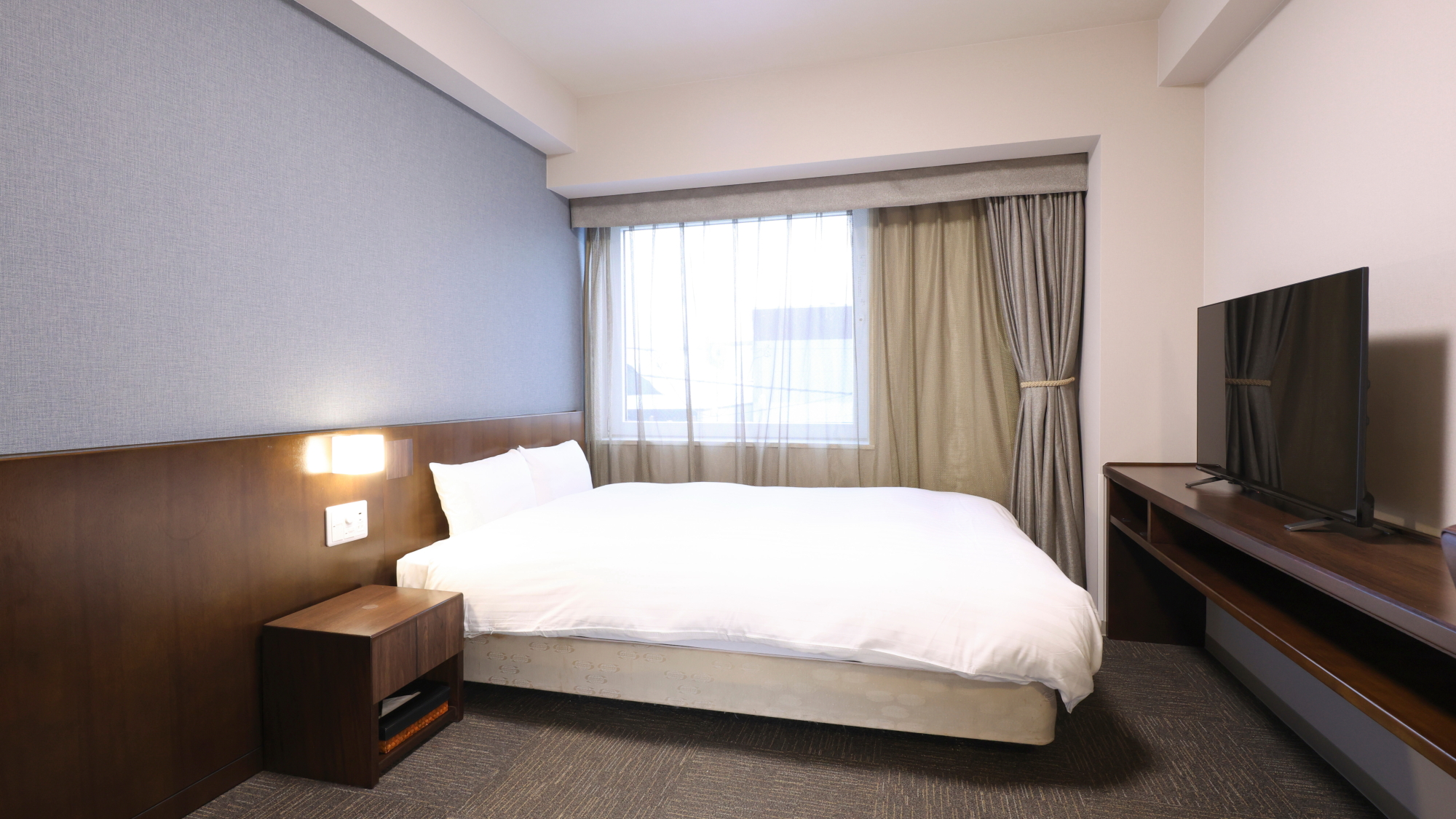 ◆【客室】ダブルルーム　ベッドサイズ；140cm×205cm　定員1～2名