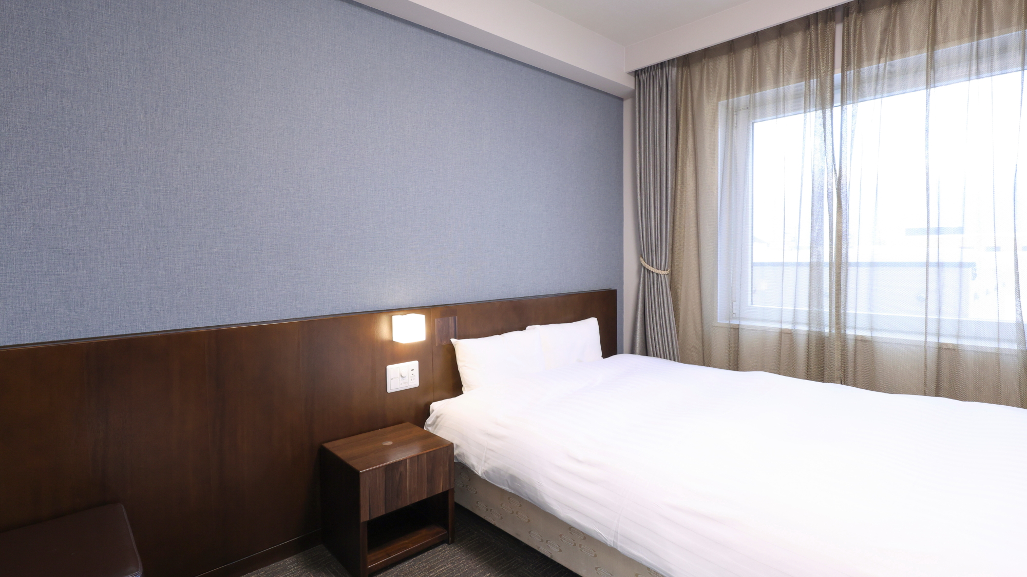 ◆【客室】ダブルルーム　ベッドサイズ；140cm×205cm　定員1～2名