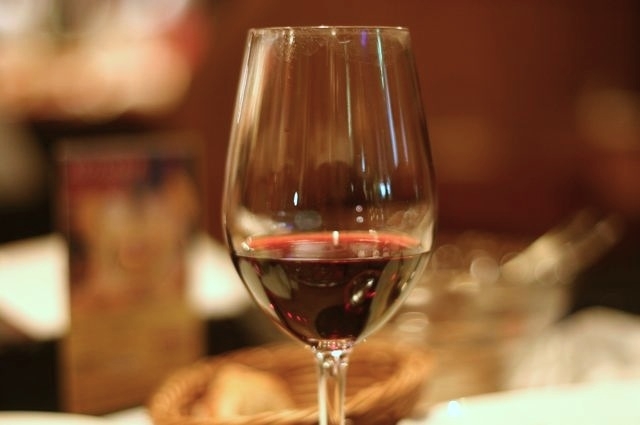 《山梨県産ワイン飲み比べプラン！》赤・白グラスワイン付きプラン