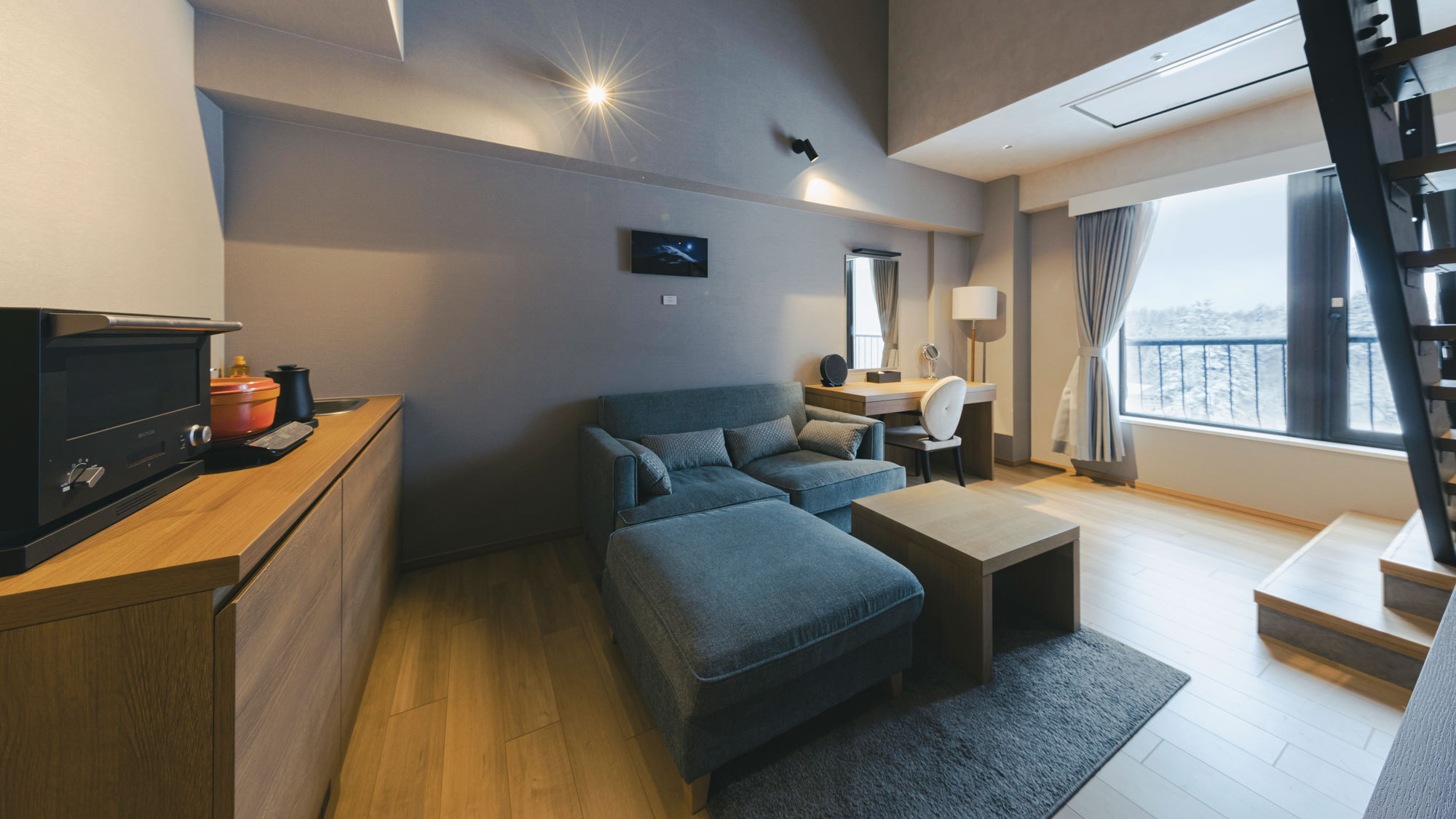 朝食や軽食作りも楽しめるミニキッチン付のお部屋。暮らすように過ごせる居心地のよい空間です。