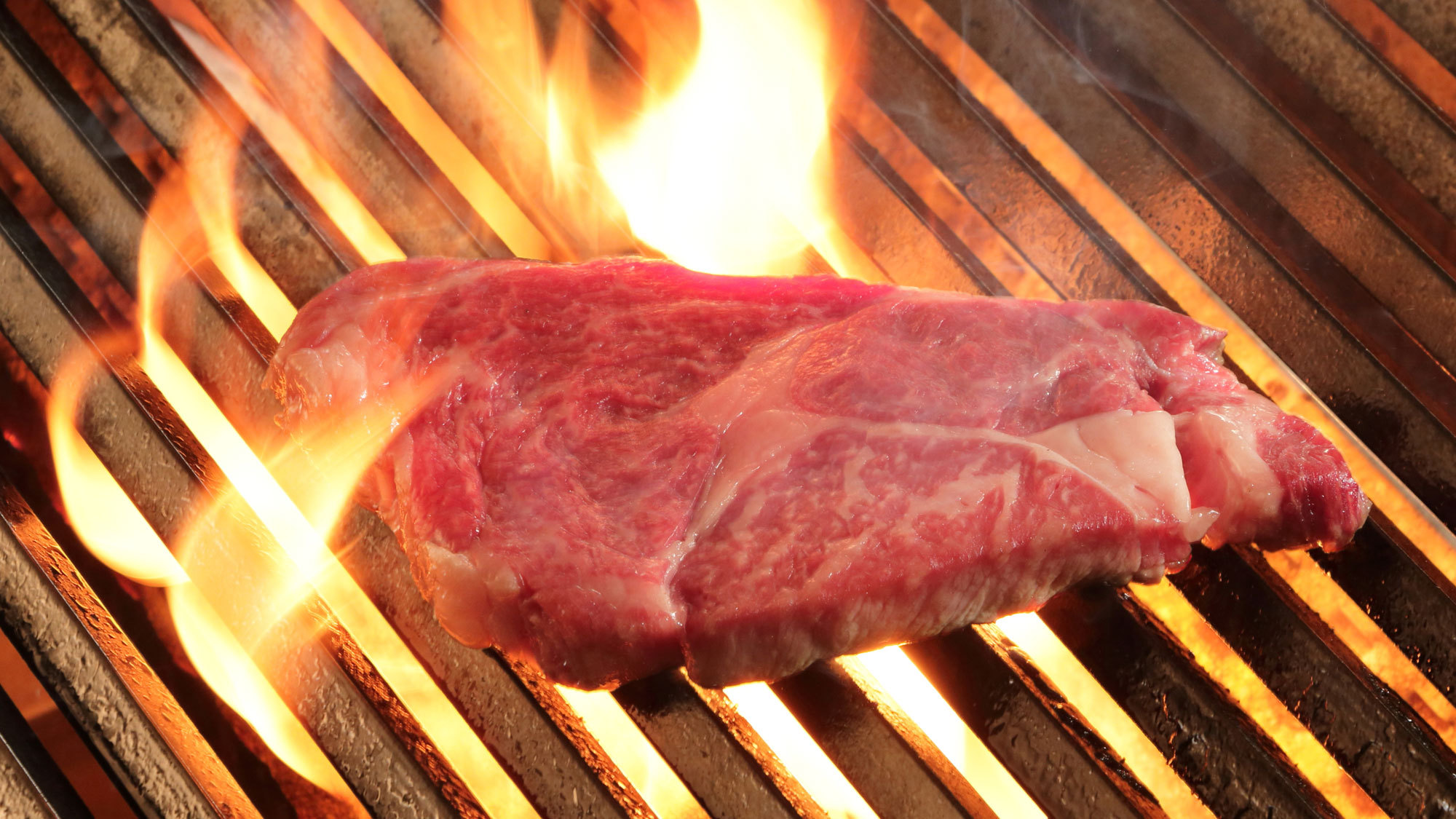 【ご夕食グレードアップ】メイン料理/十勝ハーブ牛リブロースステーキ150g〜上級部位焼きたてを堪能