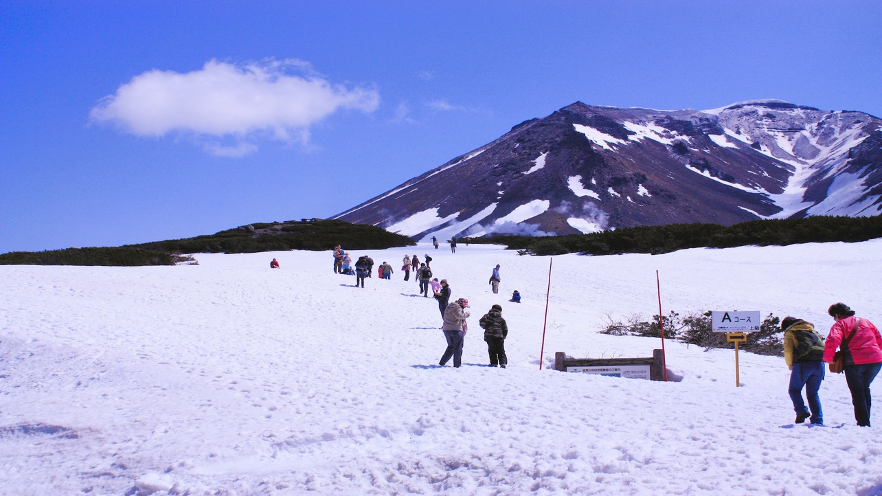 【白い春！山麓スペシャル】旭岳山開き前｜特別価格18000円／1日10室限定（4/21~6/17）