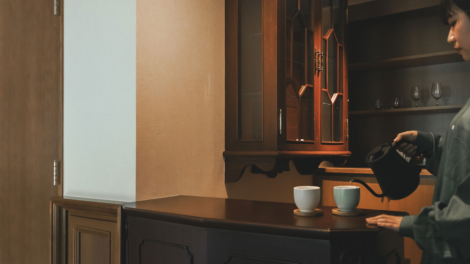 【クラシカルスイート】バーコーナーもこのお部屋の象徴のひとつ。