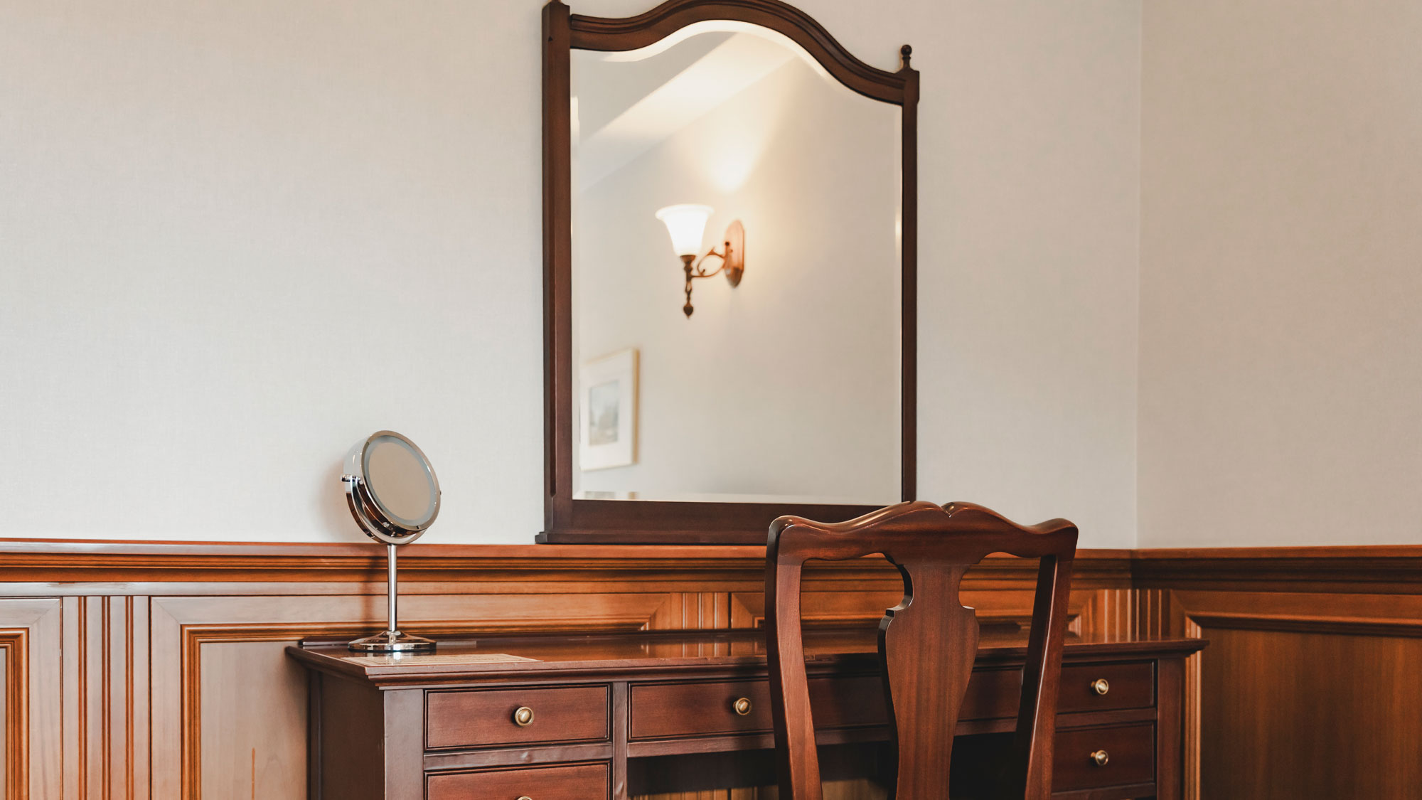 【クラシカルラグジュアリー】寛ぎとゆとりの滞在が楽しめる落ち着いた雰囲気のしつらえ