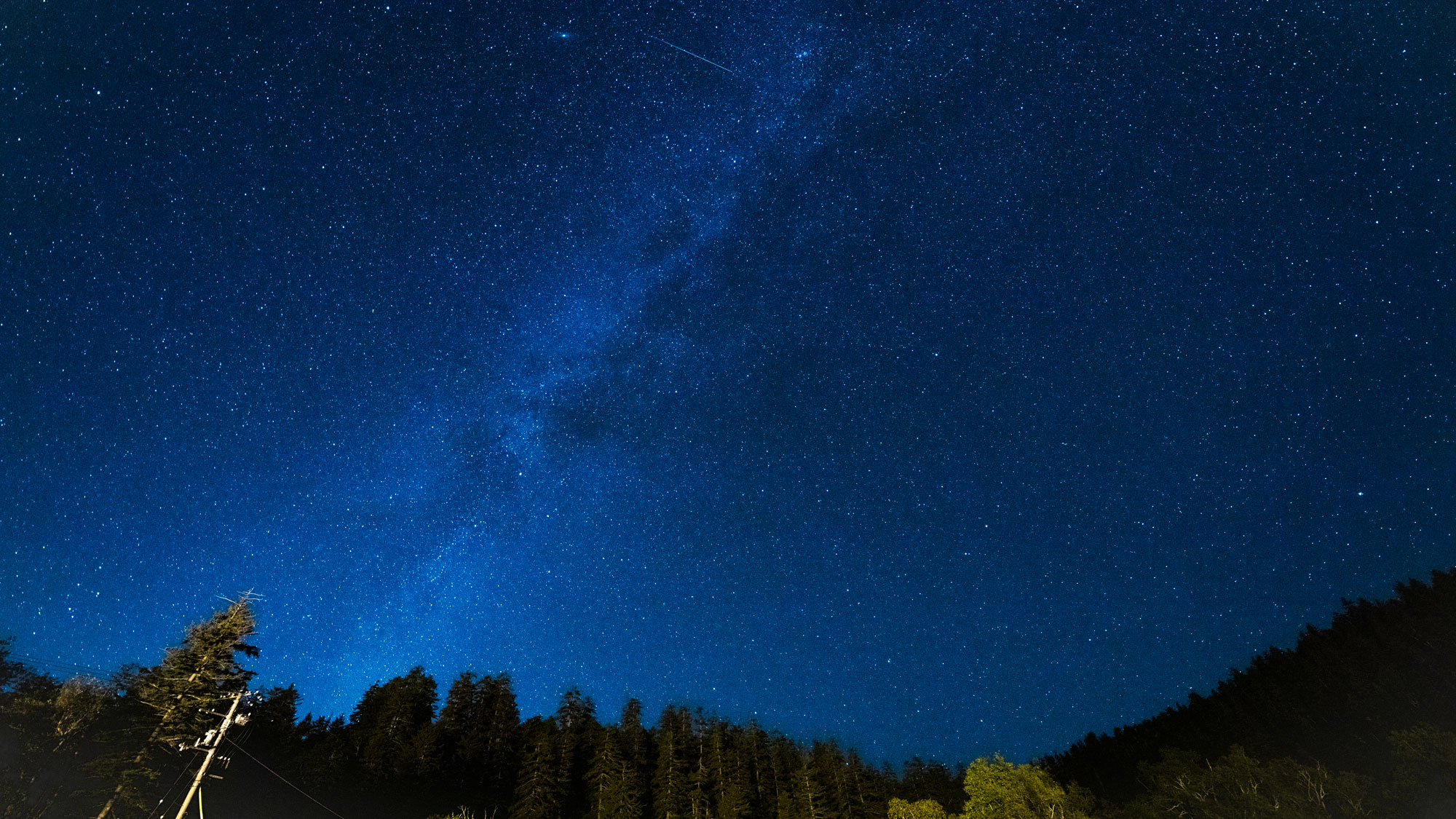 星で埋め尽くされた夜空は圧倒的。ぜひ夜の旭岳もお楽しみください