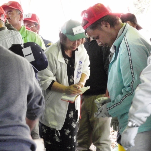 訳あり活地ガニとご対面♪食す前にカニにご対面☆活きてる姿に感動★１日２組だけ限定！★活地ガニ◎