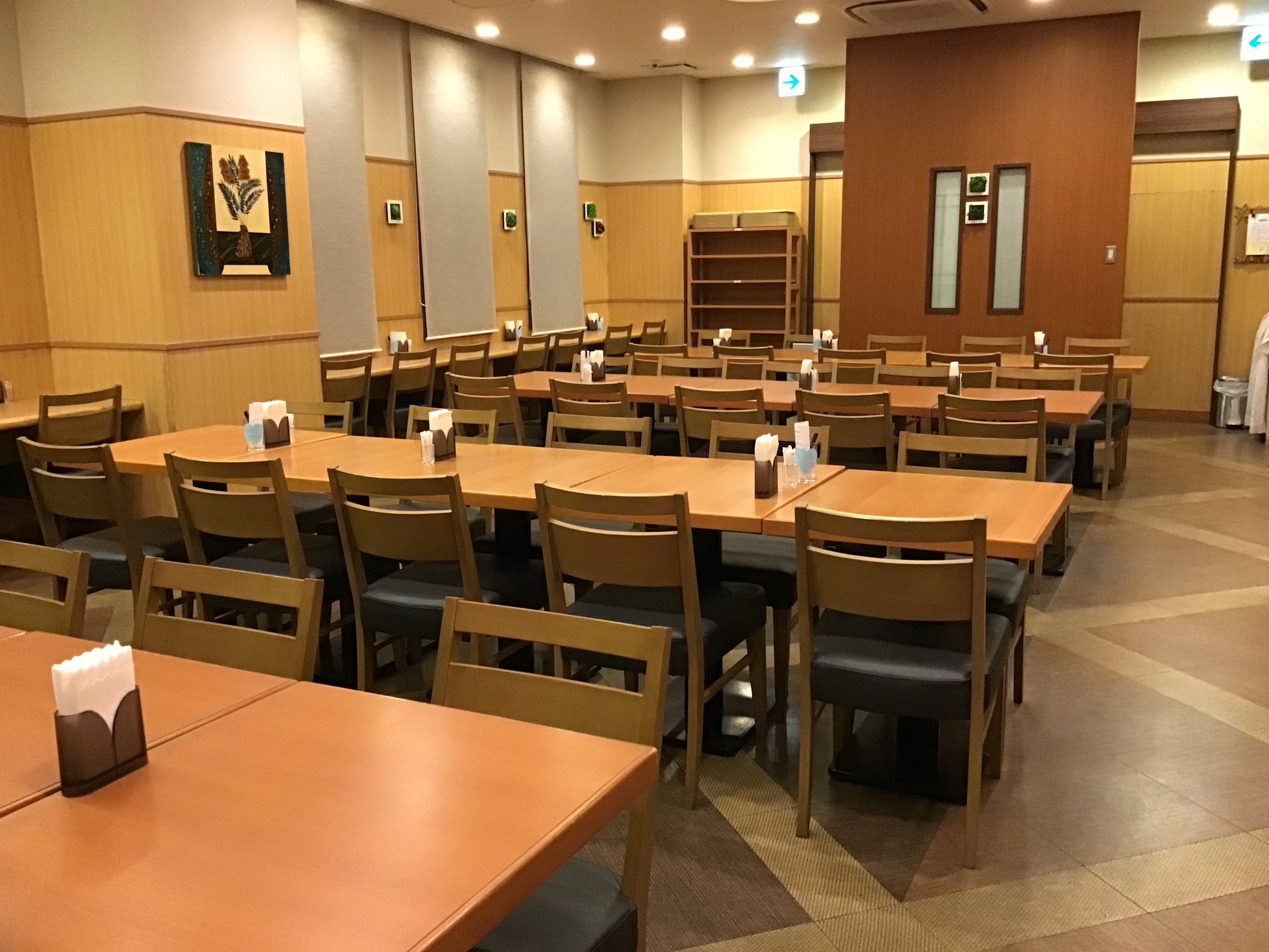 ■１階『花茶屋』明るいご朝食会場■
