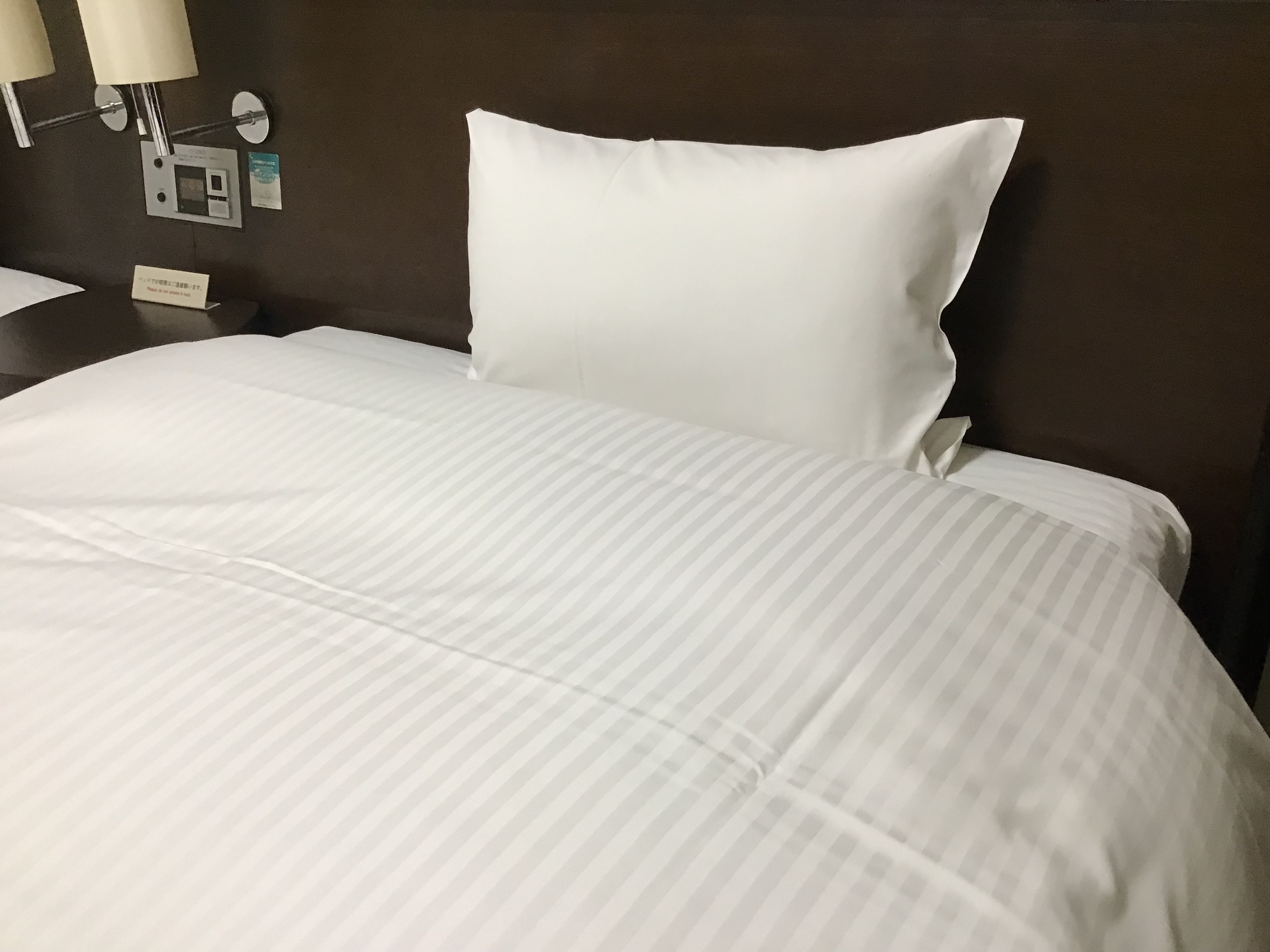 ■ ベッドのシーツはデュベタイプを使用しております ■