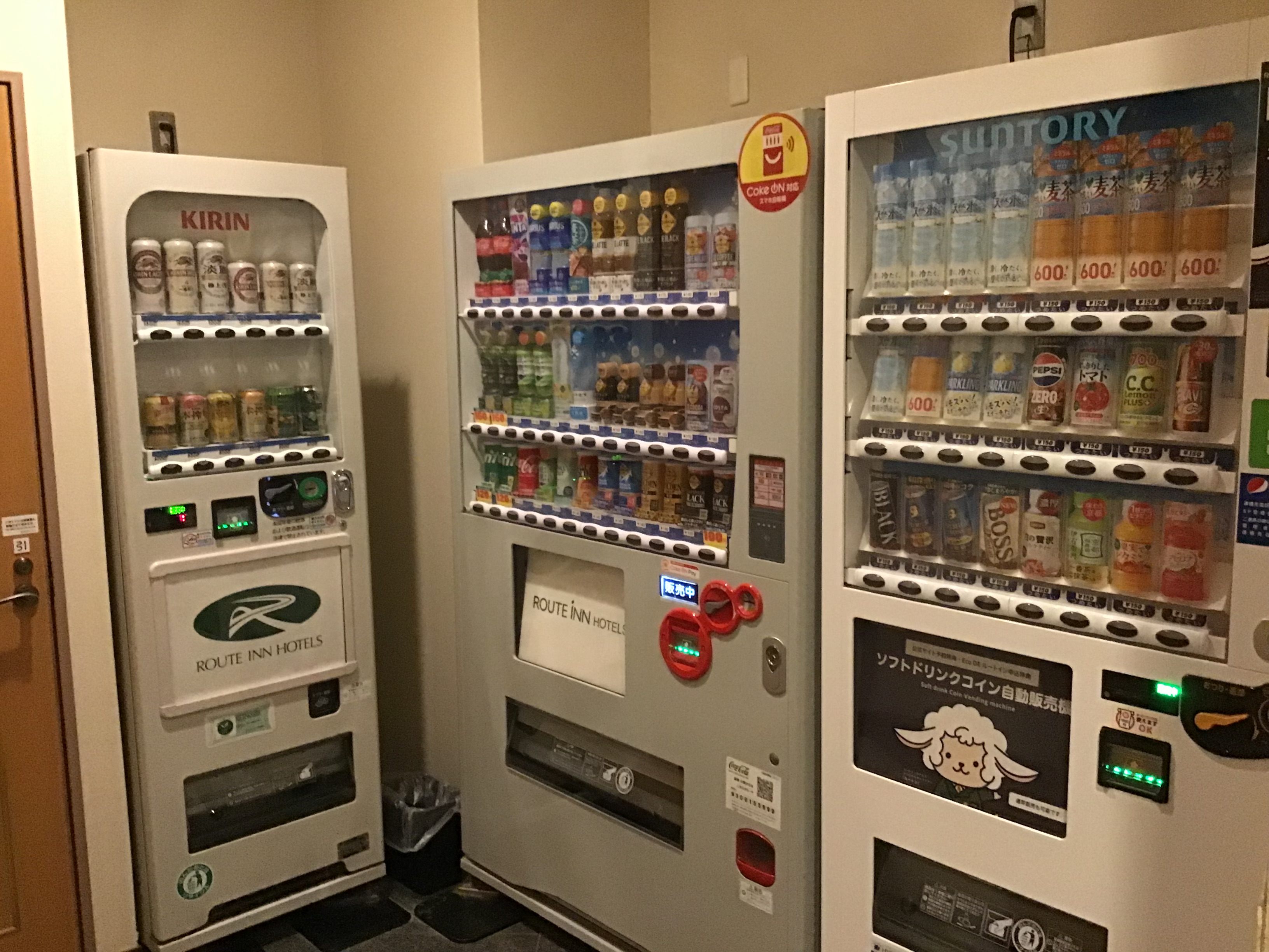 ■ 1階 自動販売機 ■