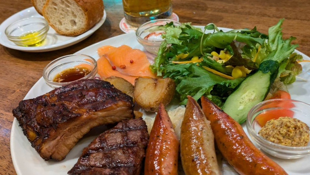 【ビアホールグランテーブル】地ビール1杯＆人気メニューを一皿に！Dinnerプレートプラン◆1泊2食