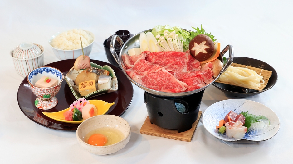 【旬膳処 茶目】大満足のとろける黒毛和牛と旬彩の和食プラン◆絶品・贅沢『牛すき鍋御膳』（1泊2食）