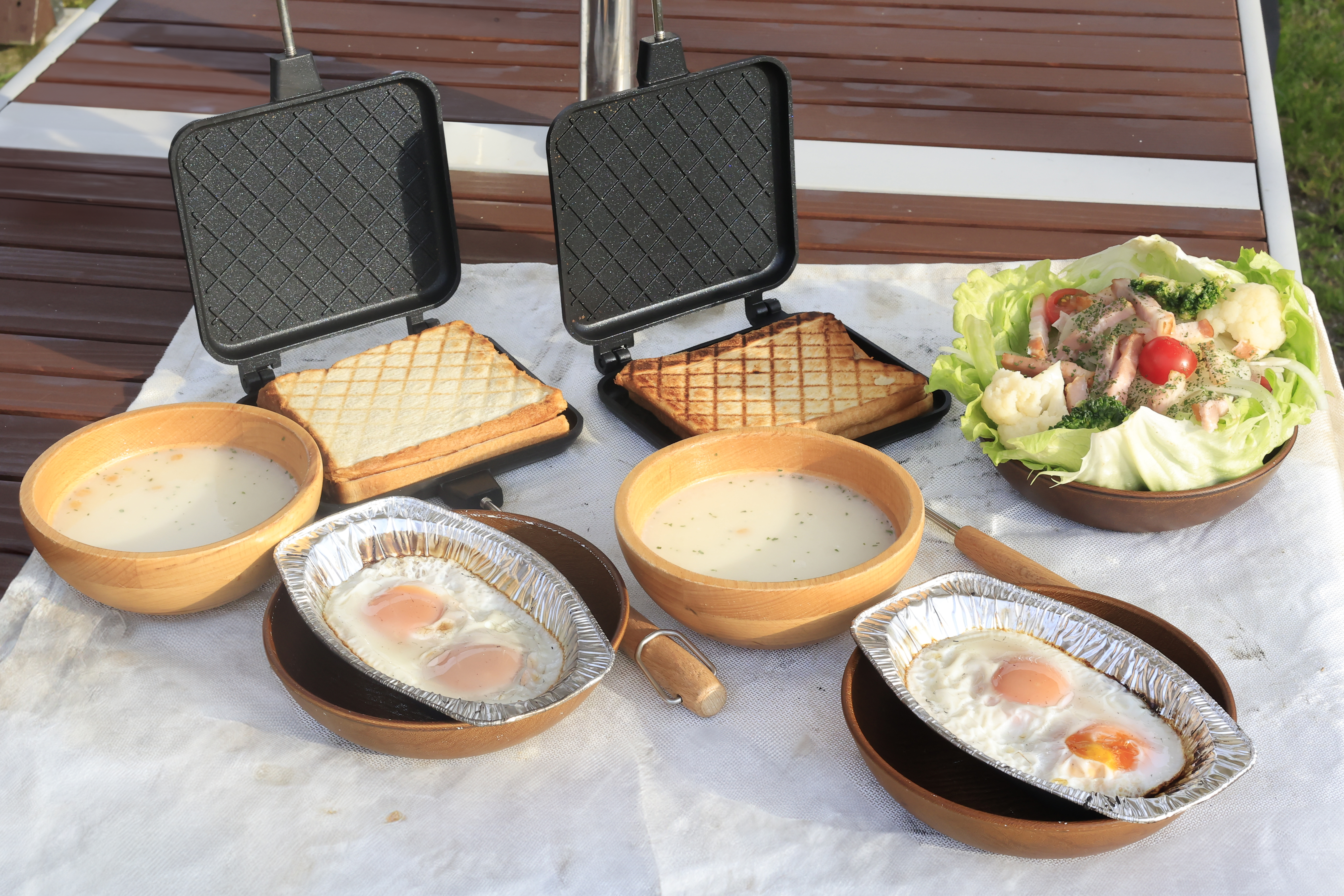 ログトレーラーハウス朝食