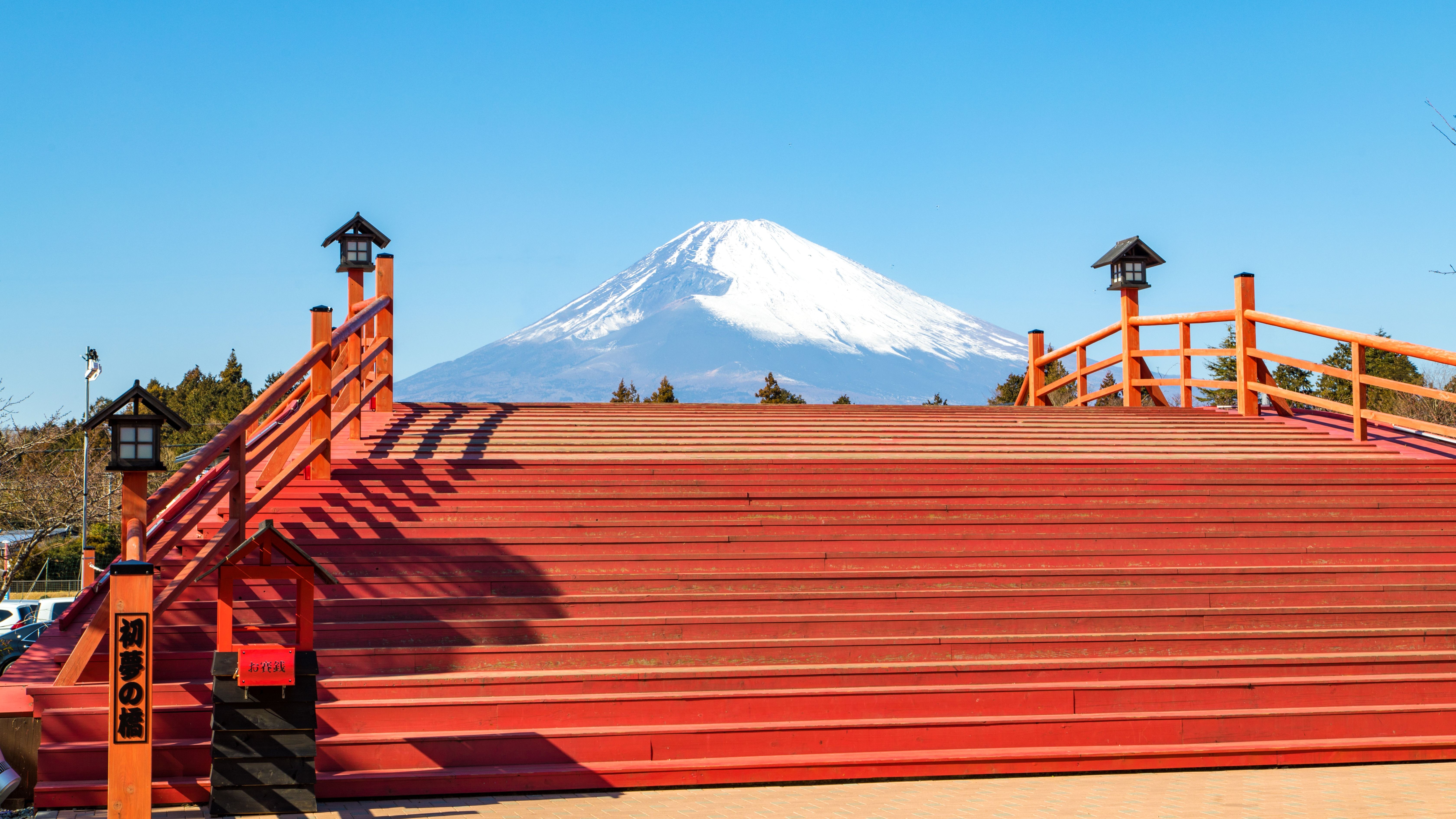 時之栖内からご覧いただける様々な富士山（一例です）