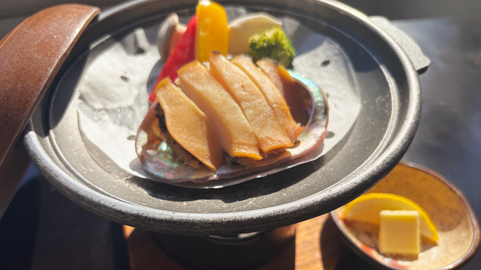 【シニア世代の方に大人気】あわびのバター焼き付き　1泊2食バイキングプラン