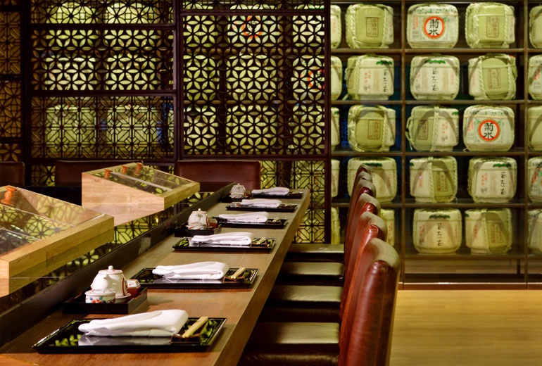 吉左右日本料理レストラン8F