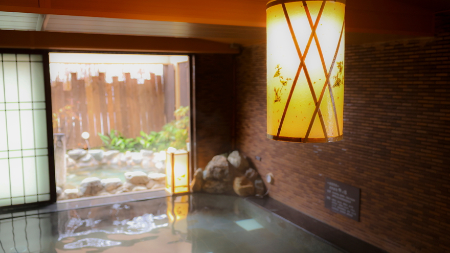 【男性】内風呂：自家源泉（湯温：40～41℃）