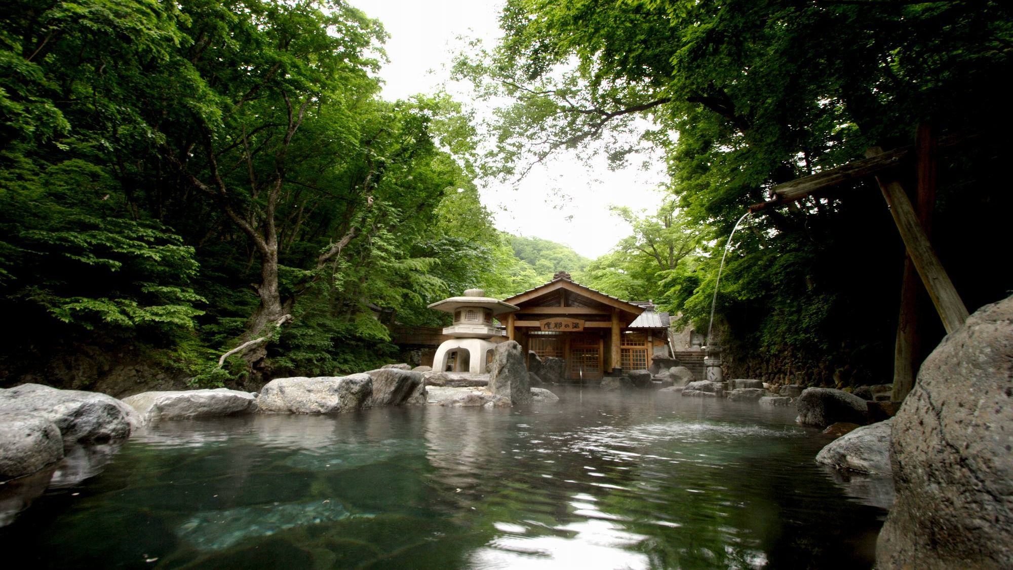 『摩耶の湯』冬・女性専用・100畳／女性専用なので女性でも気兼ねなく露天風呂を♪