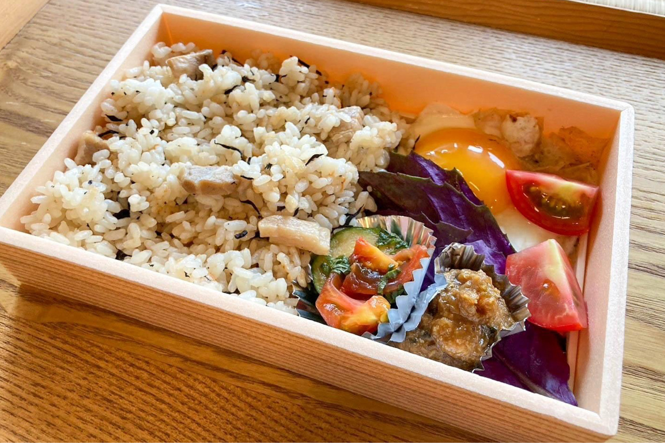 【1泊2食付きプラン】寿司／あぐー豚しゃぶしゃぶ鍋・日替わり朝食ボックス