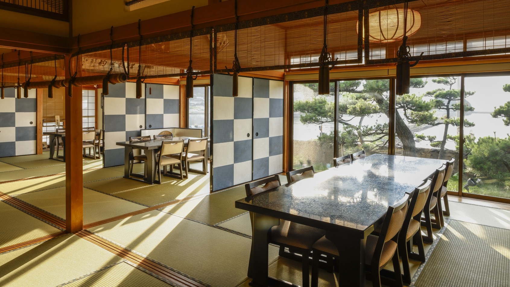 【浦島コース】冬の味覚の王様・松葉ガニを食す！活ガニの旨さを堪能〈約800gの活ガニを1人1.5杯〉