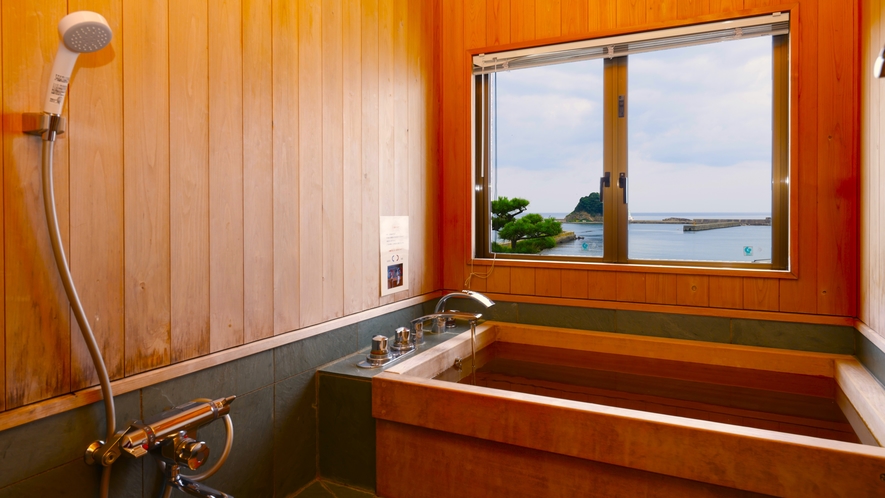 【古代檜風呂温泉付・特別室「竜宮波」】客室の温泉風呂に浸かりながら、移りゆく日本海の情景を…