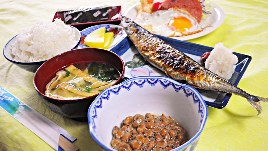 【朝食の一例】地元食材を使った美味しい朝食