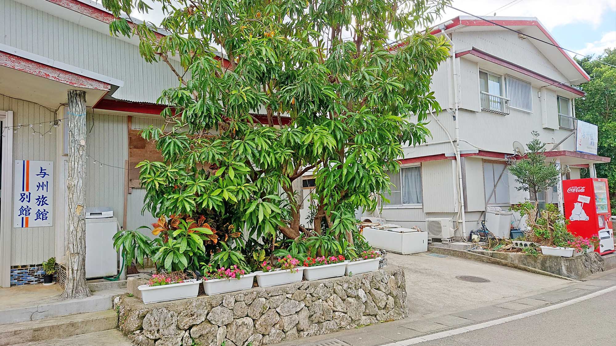 【外観】隣に別館がございます