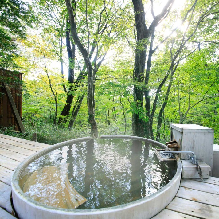 带露天浴池的森林天空“Oborotsuki”