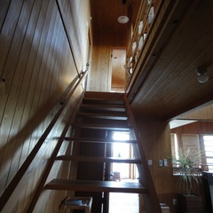 寝室への階段