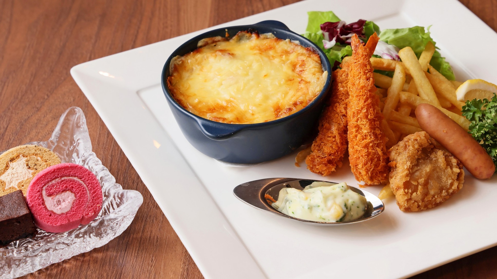 春のディナーコース付き＆朝食はバイキングプラン＜2食付＞