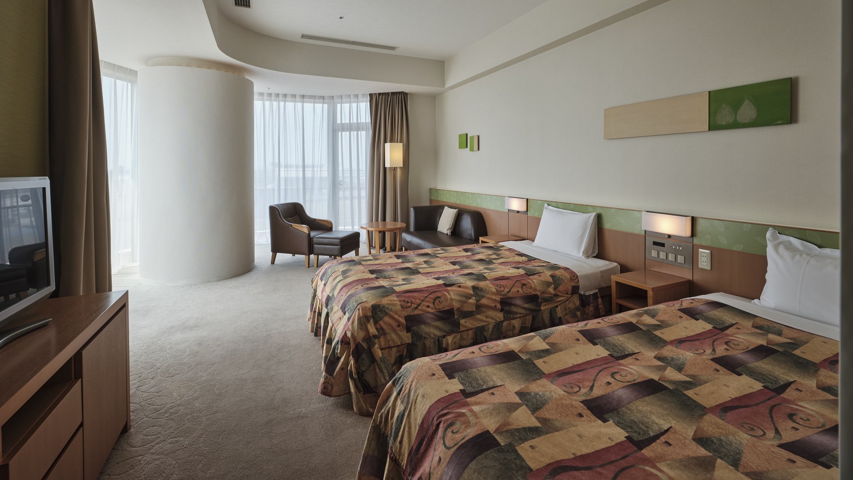 新館：バルコニーコーナールーム