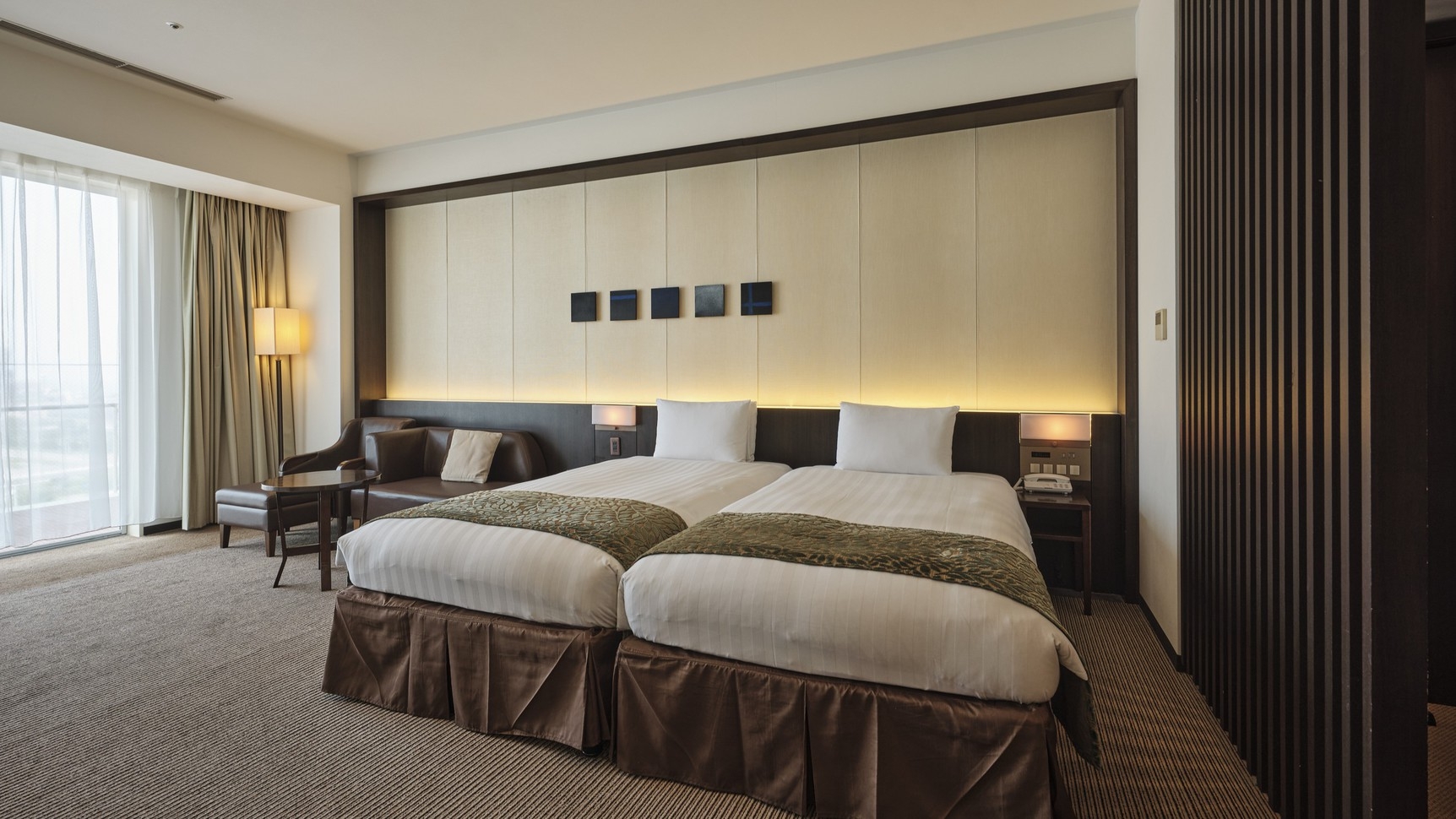  【スパ施設休館期間限定】チェックアウトは11時まで☆高層階おまかせプラン＜朝食付き＞