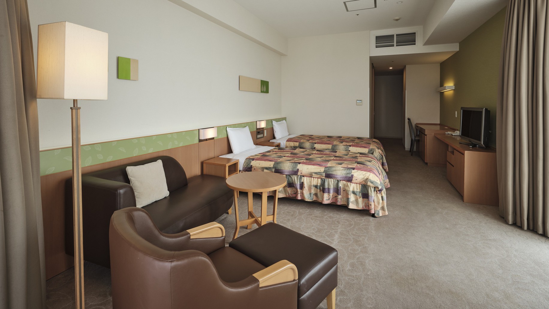 新館：バルコニーコーナールーム バス