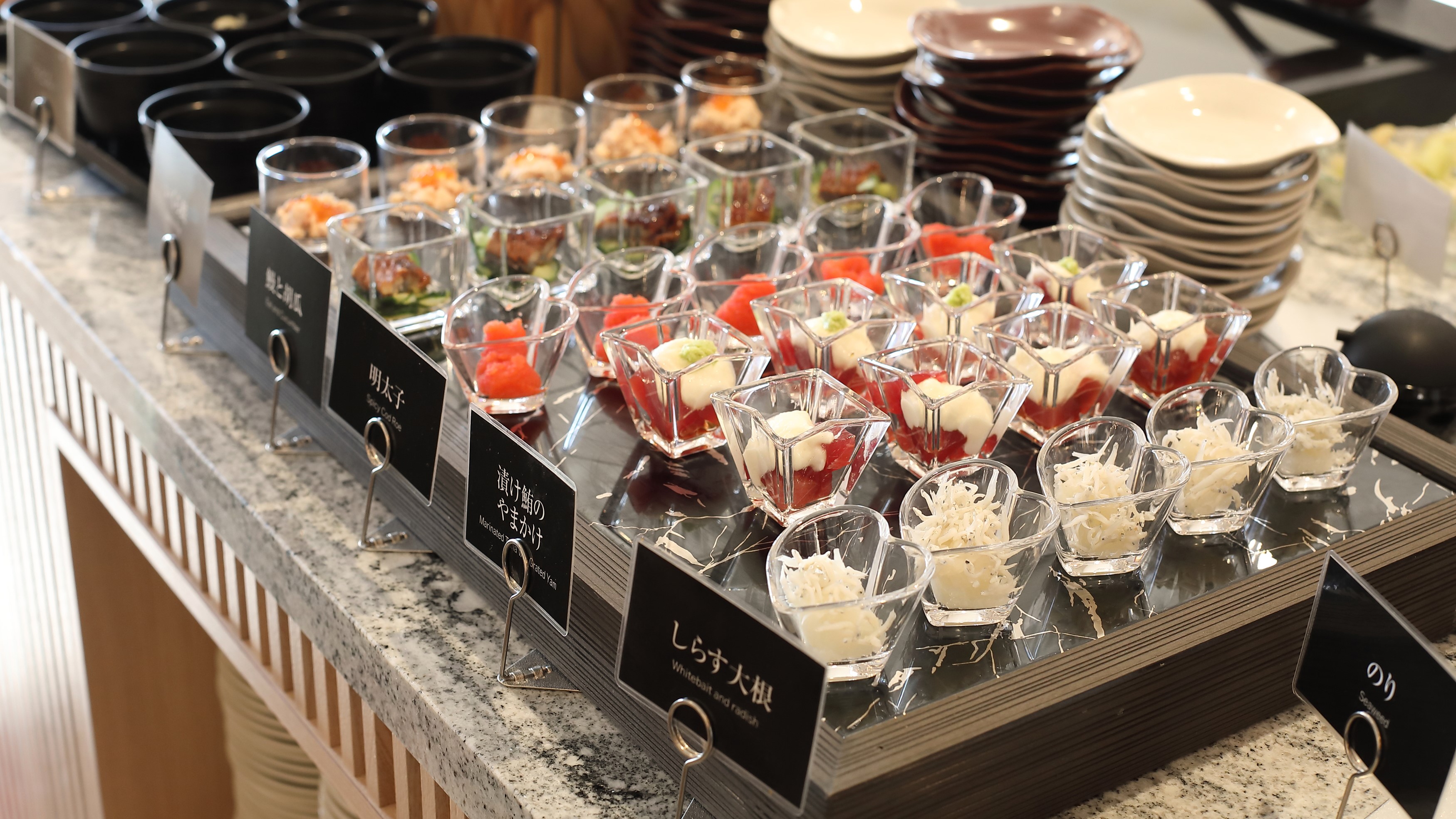 ビュッフェ料理 イメージ