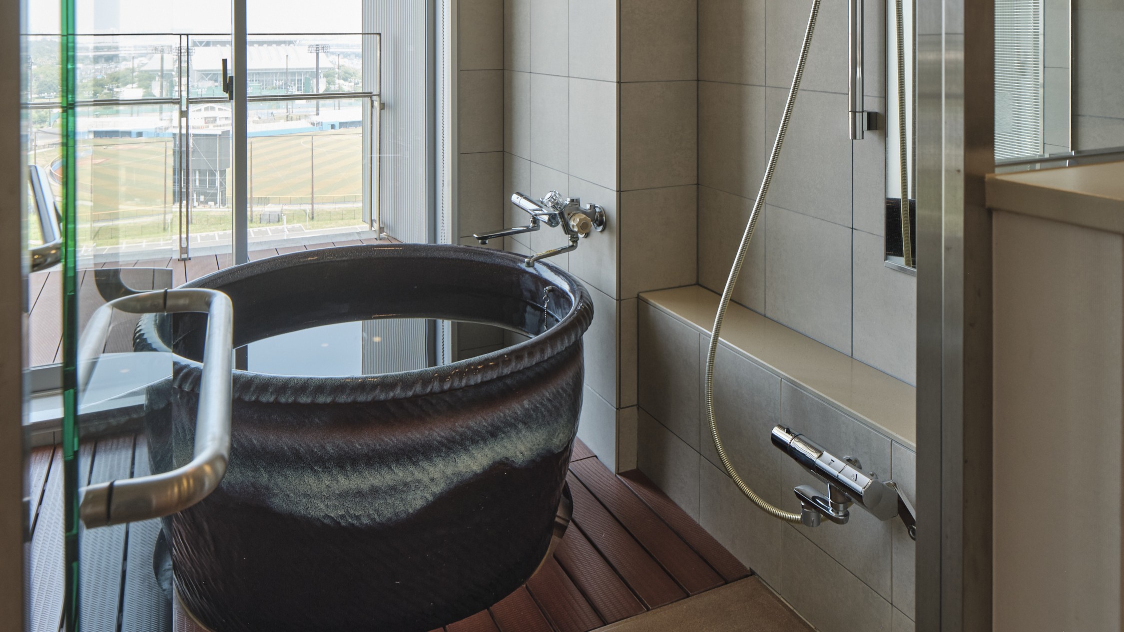 新館：プレミアビュースイートルーム バス