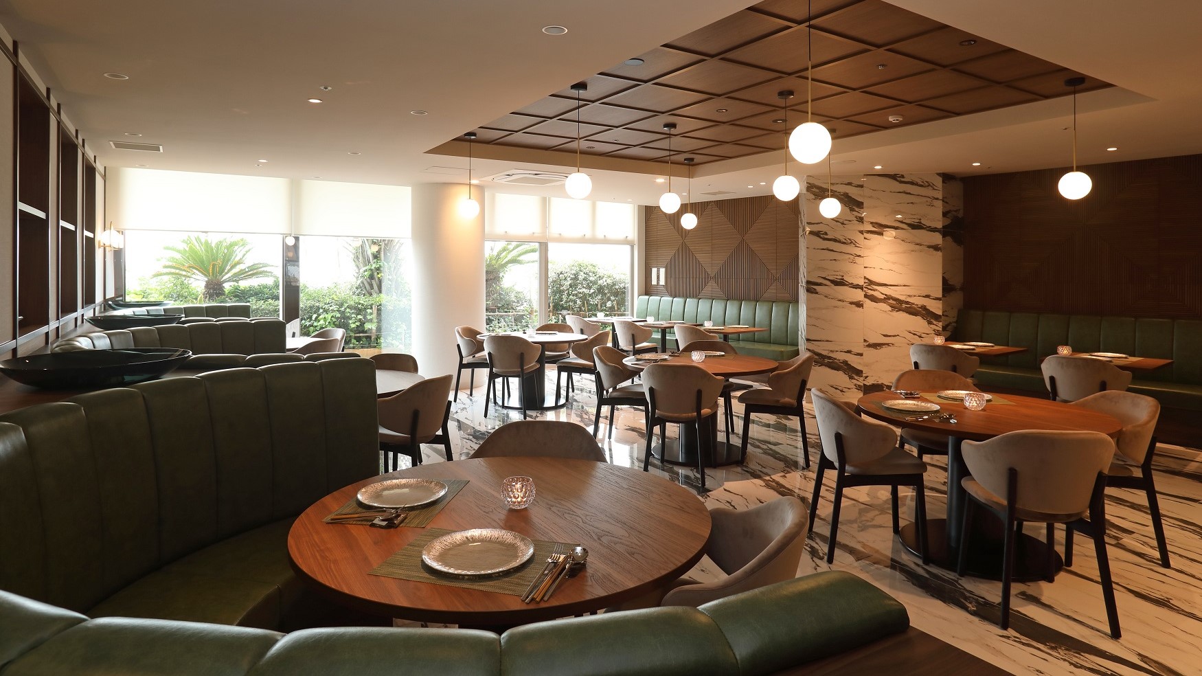 本館6階レストラン【レヴァンティーナ】