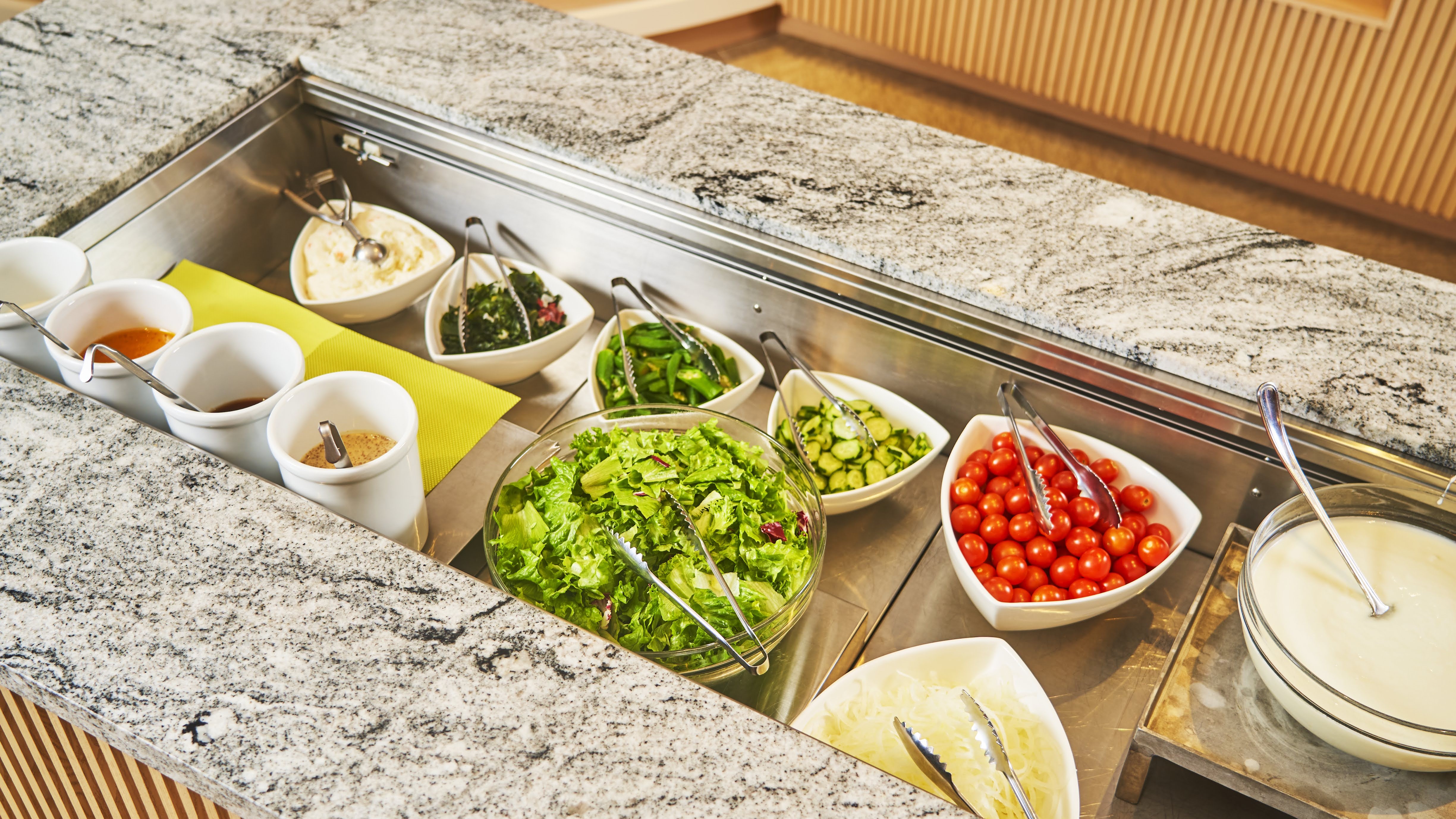 ビュッフェ料理 イメージ