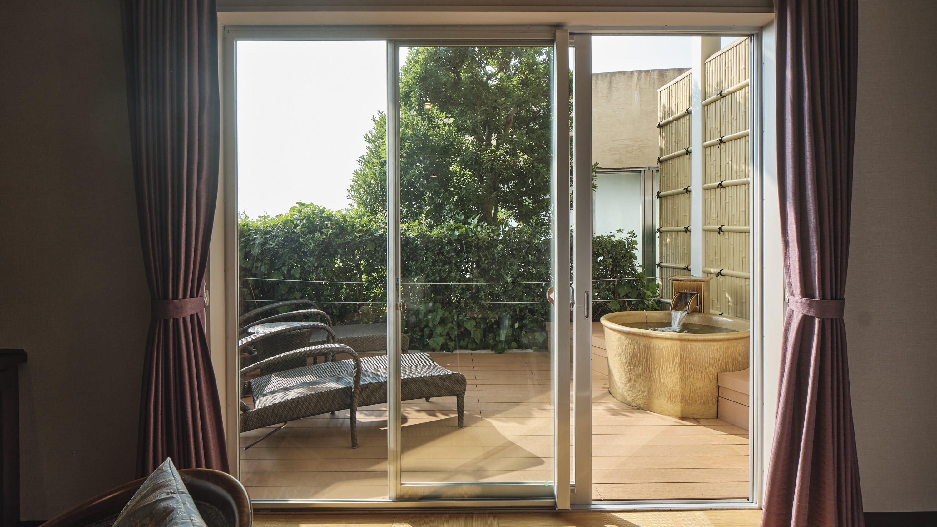 本館：コーナーツイン和室露天