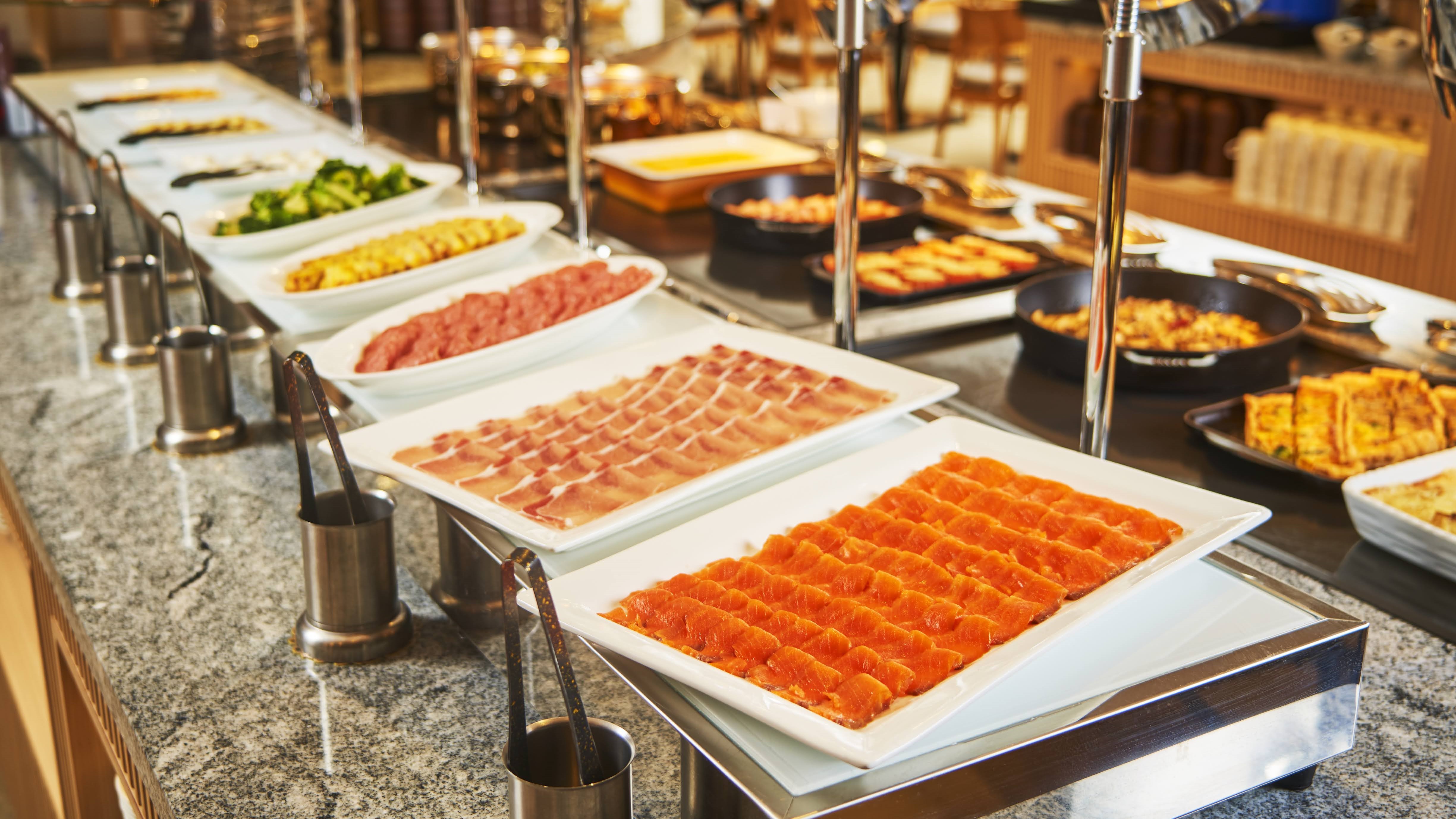 ビュッフェ料理 イメージ