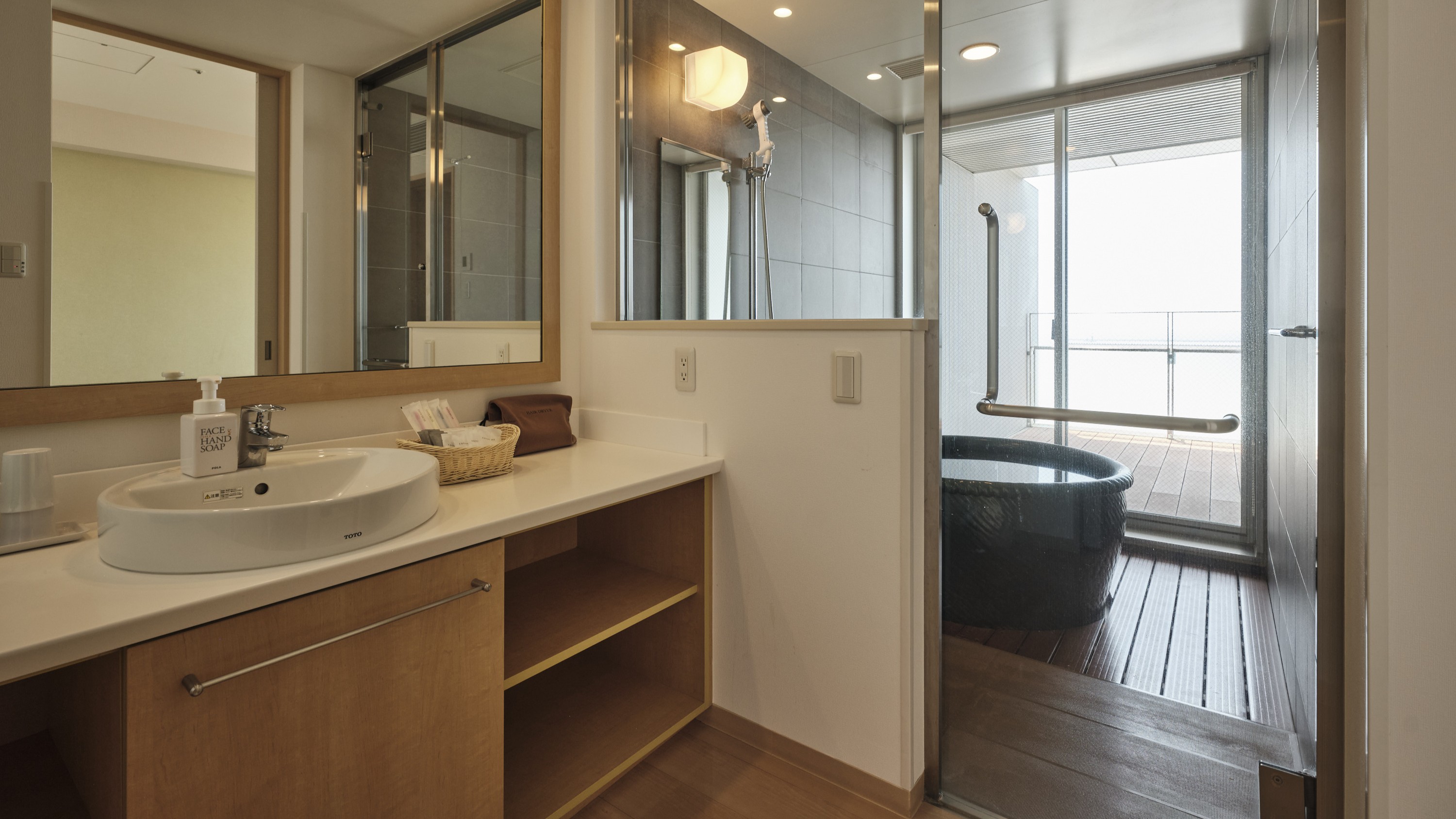 新館：オーシャンビュー和室 バス