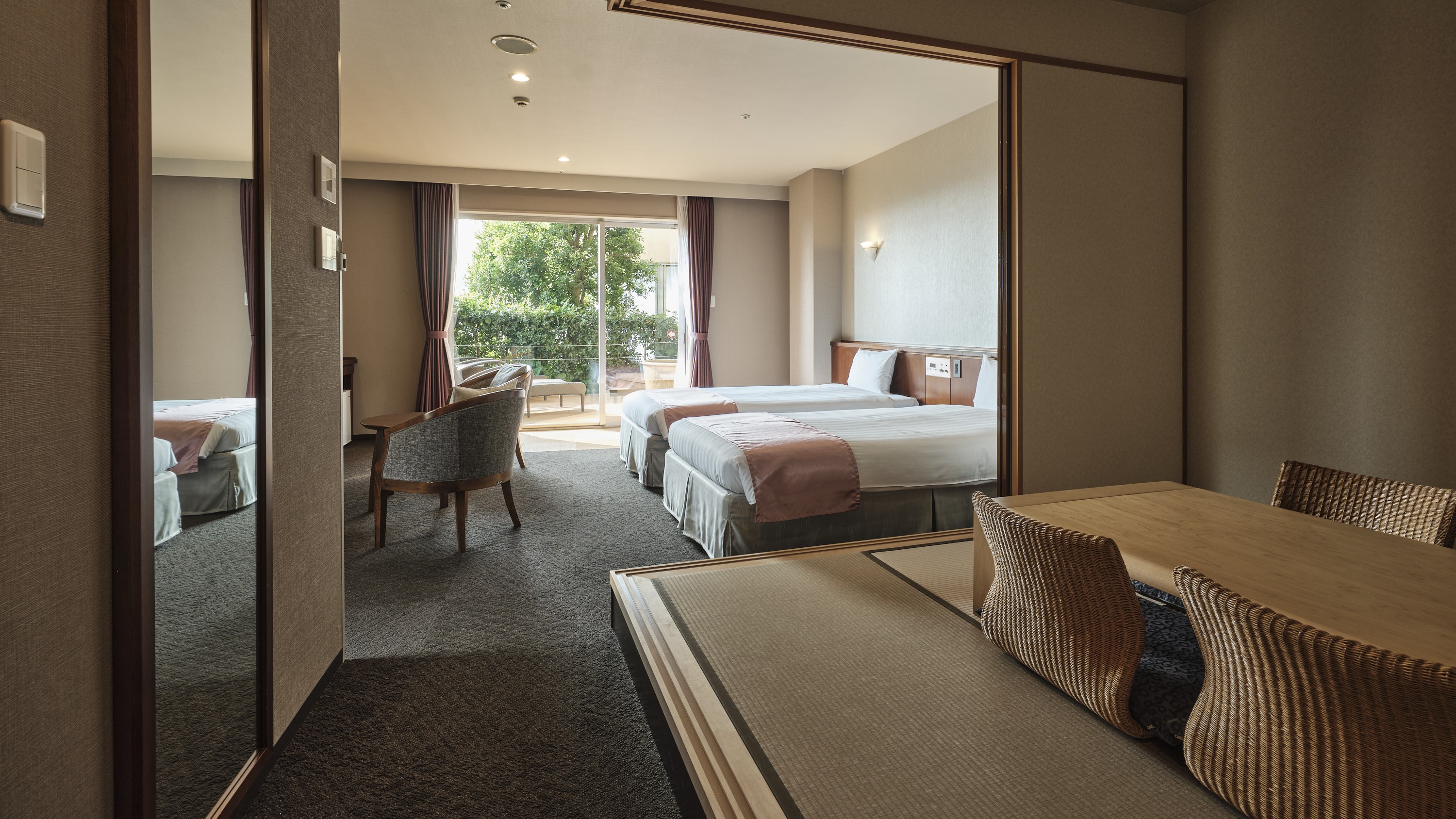 本館：コーナーツイン和室露天