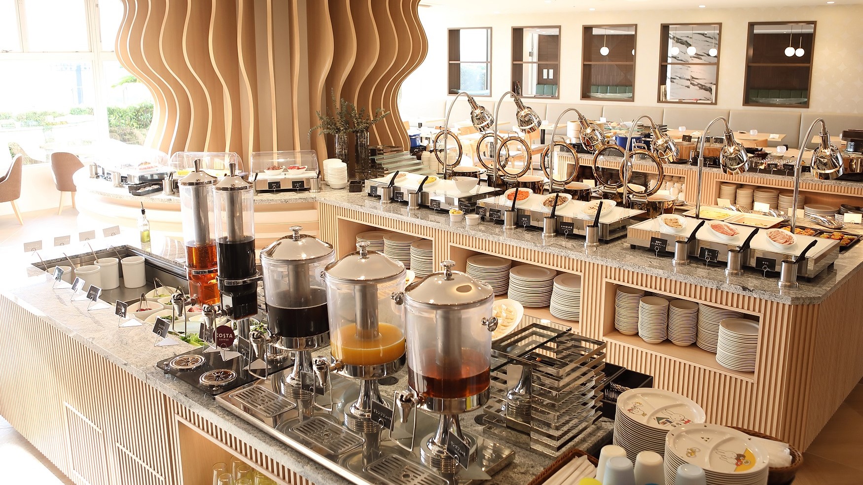 ビュッフェ料理 イメージ